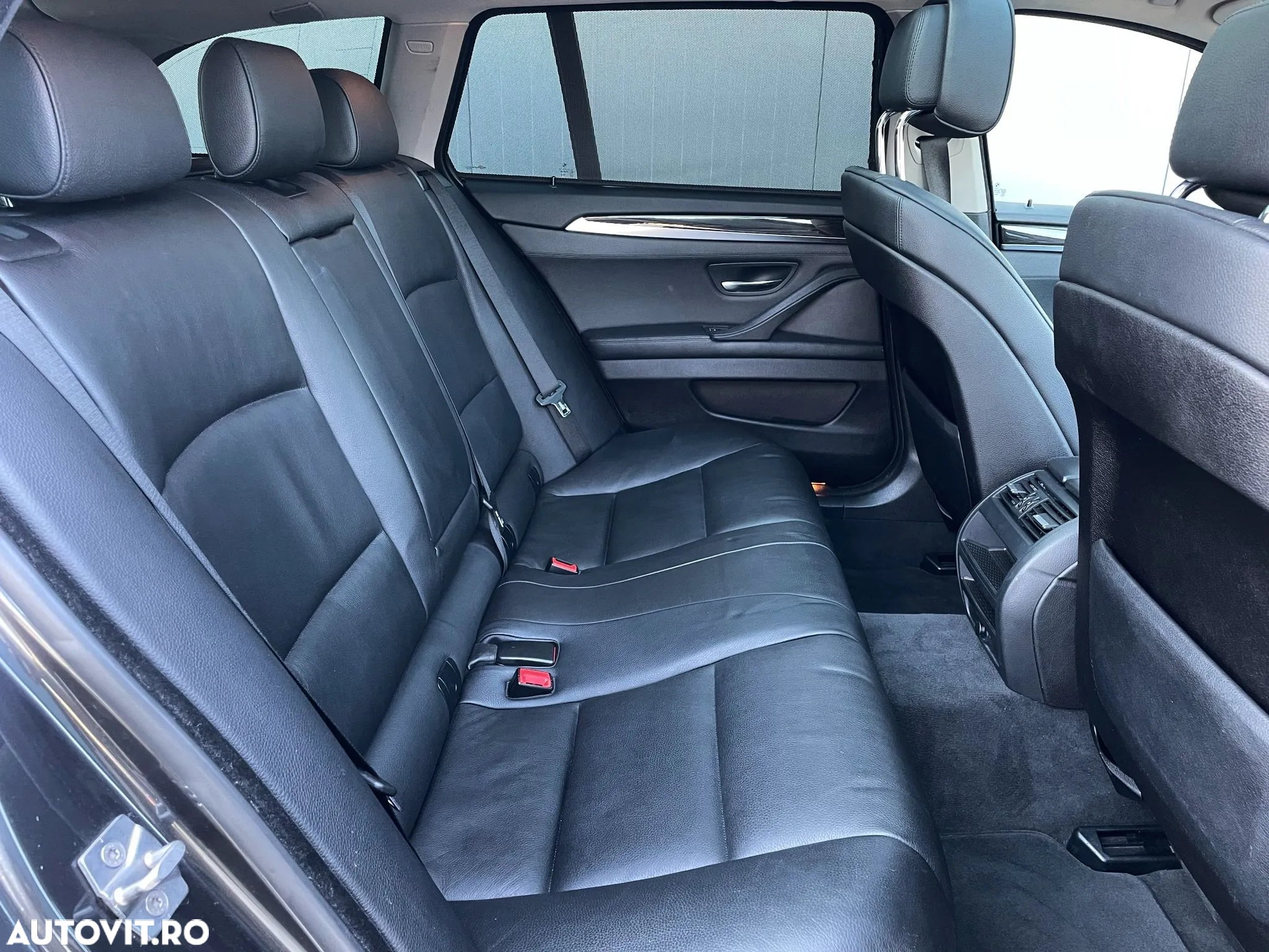 BMW Seria 5 520d Touring Aut. Luxury Line - 7