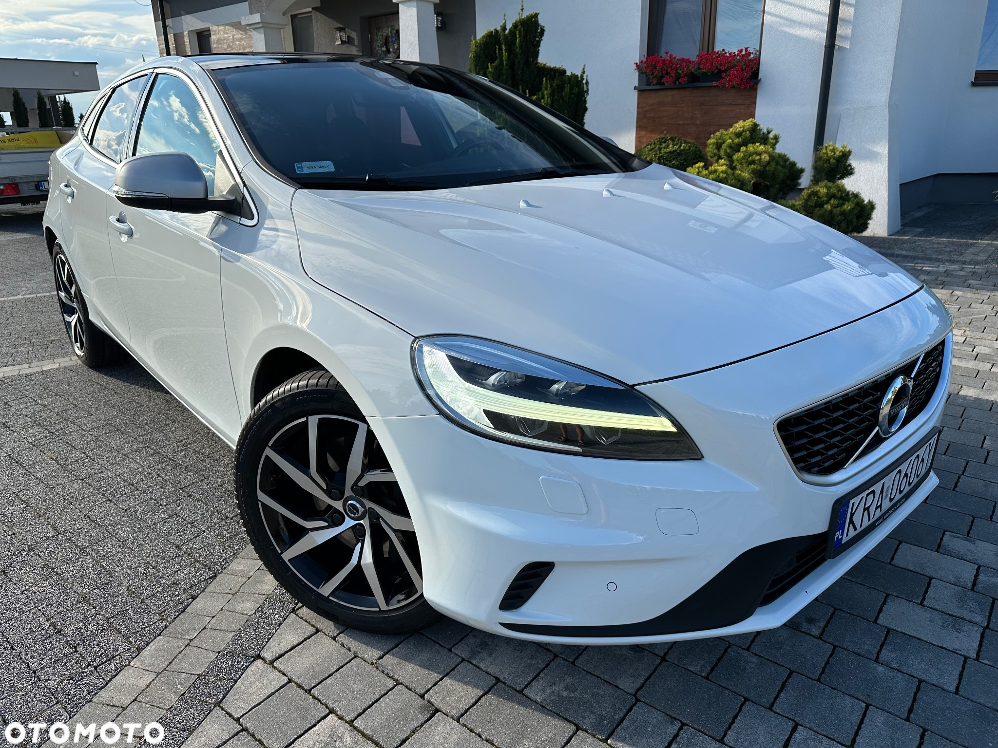 Volvo V40 T5 Drive-E R-Design Summum - 6