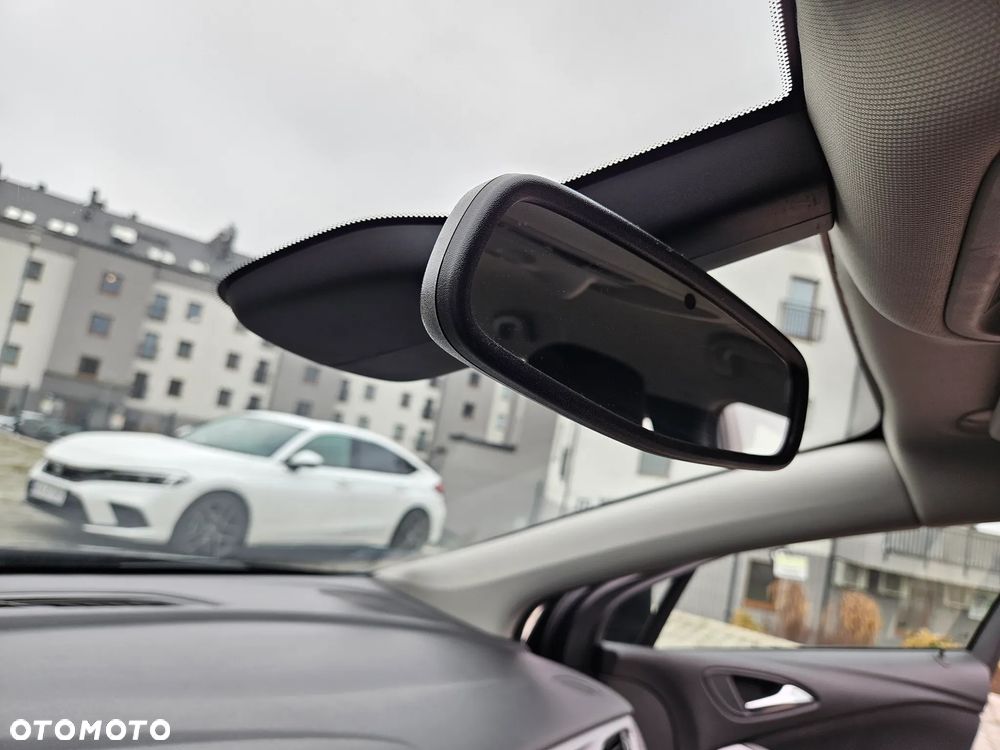 Opel Astra 1.4 T Enjoy - 30