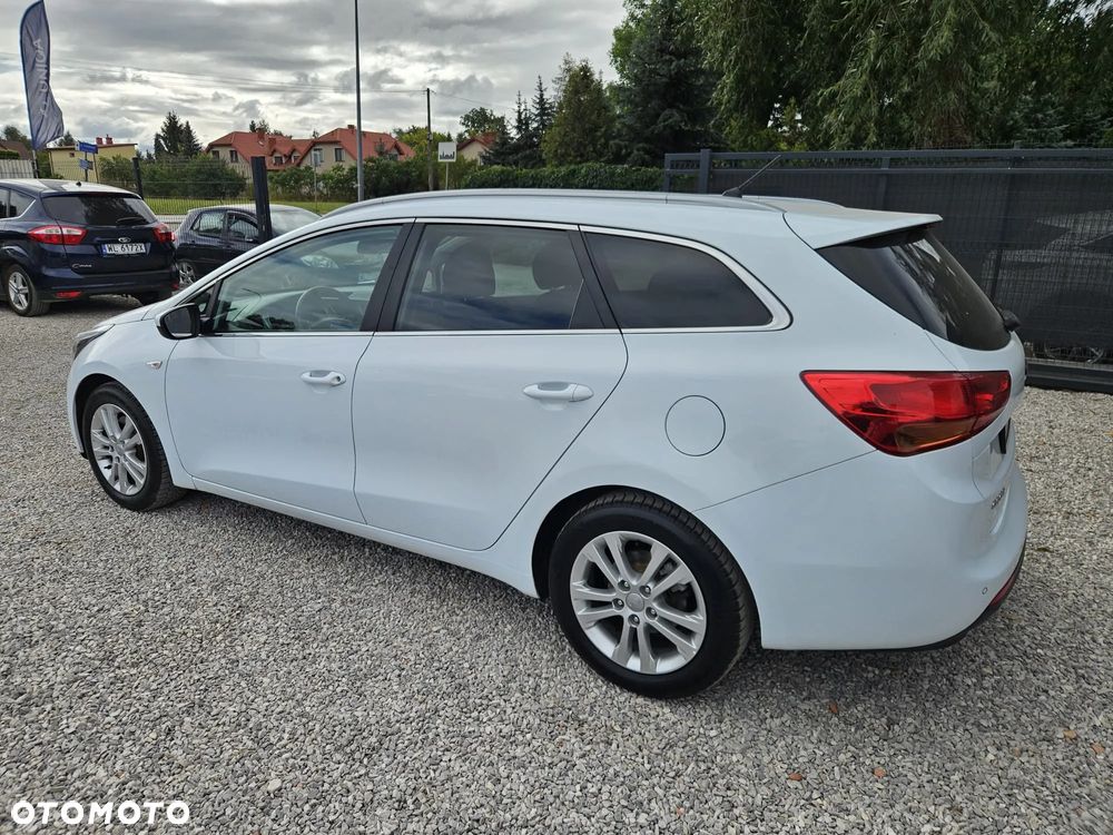 Kia Ceed 1.4 CVVT SW Dream Team Edition - 6