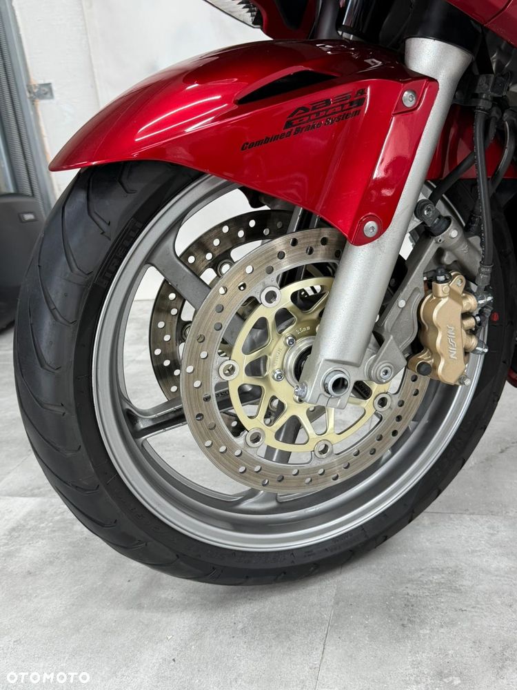 Honda VFR - 24