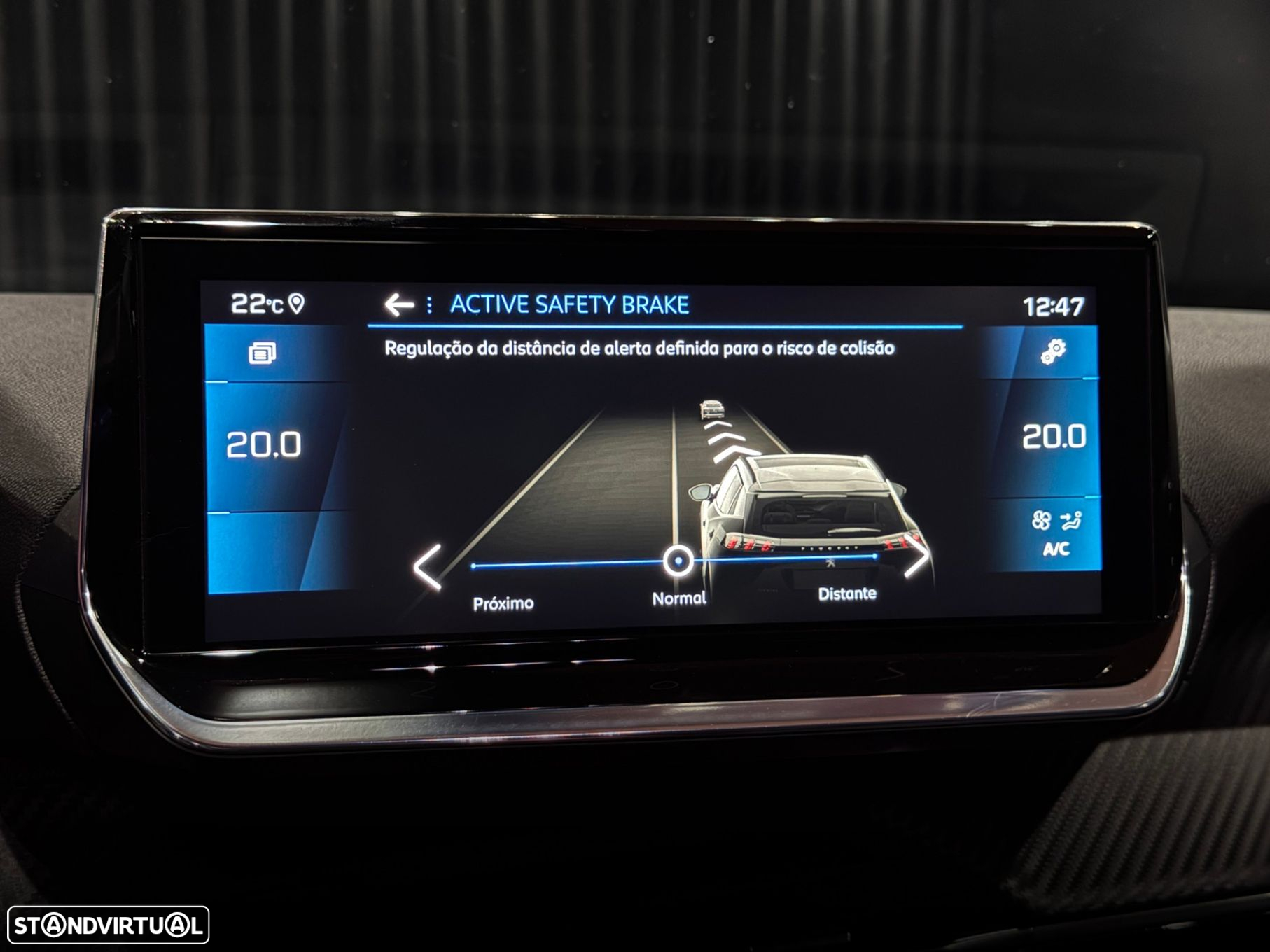 Peugeot 2008 1.2 PureTech Allure Pack EAT8 - 23