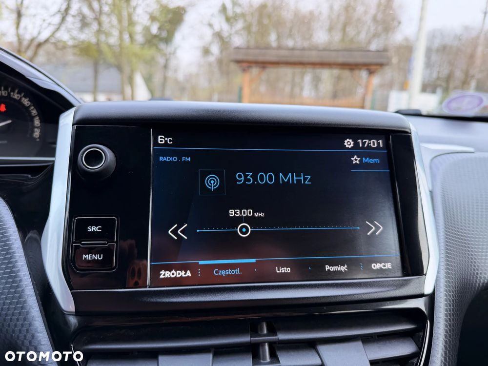 Peugeot 2008 PureTech 130 Stop&Start EAT6 Allure - 28