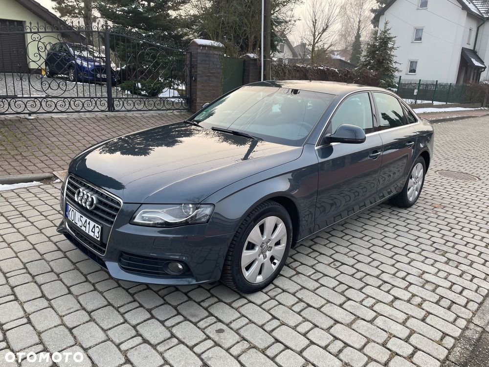 Audi A4 Limousine - 1