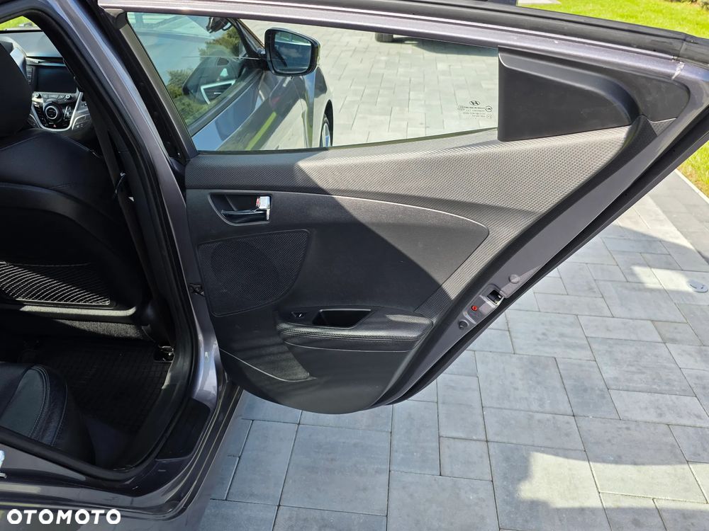 Hyundai Veloster 1.6 Premium - 21