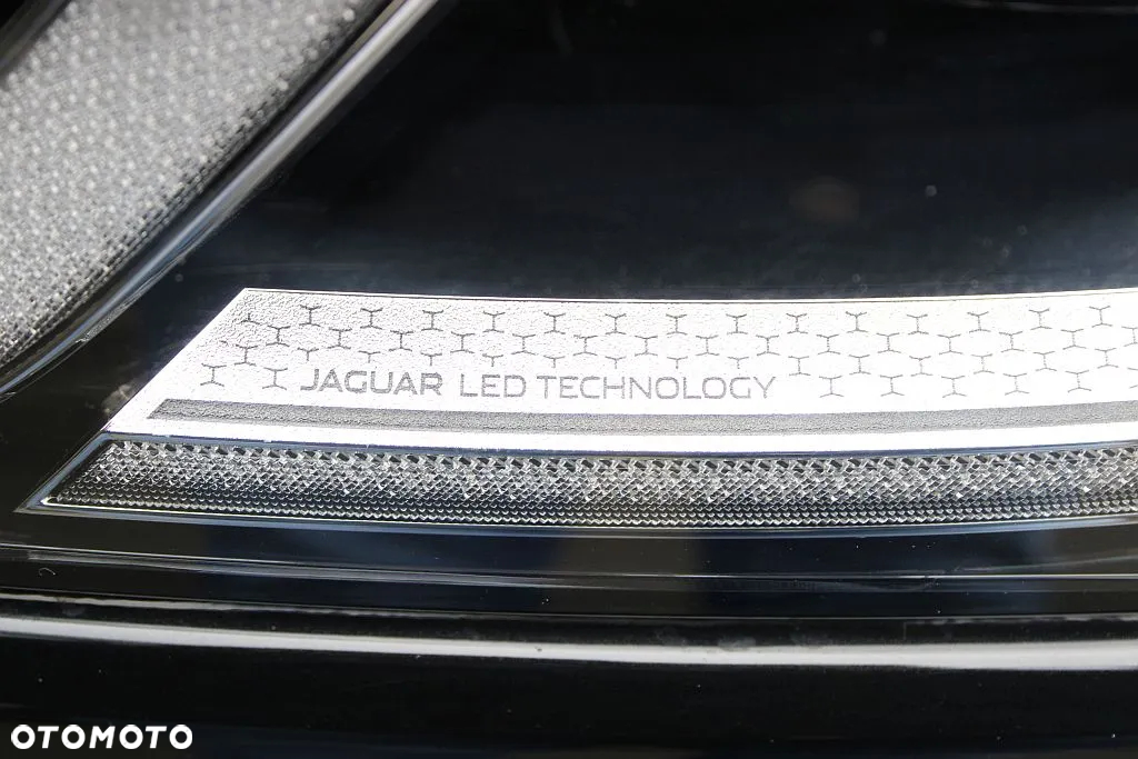 Jaguar F-Pace - 8