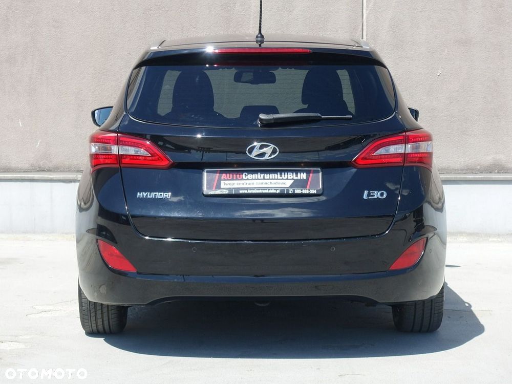 Hyundai i30 blue Kombi 1.4 Passion - 9