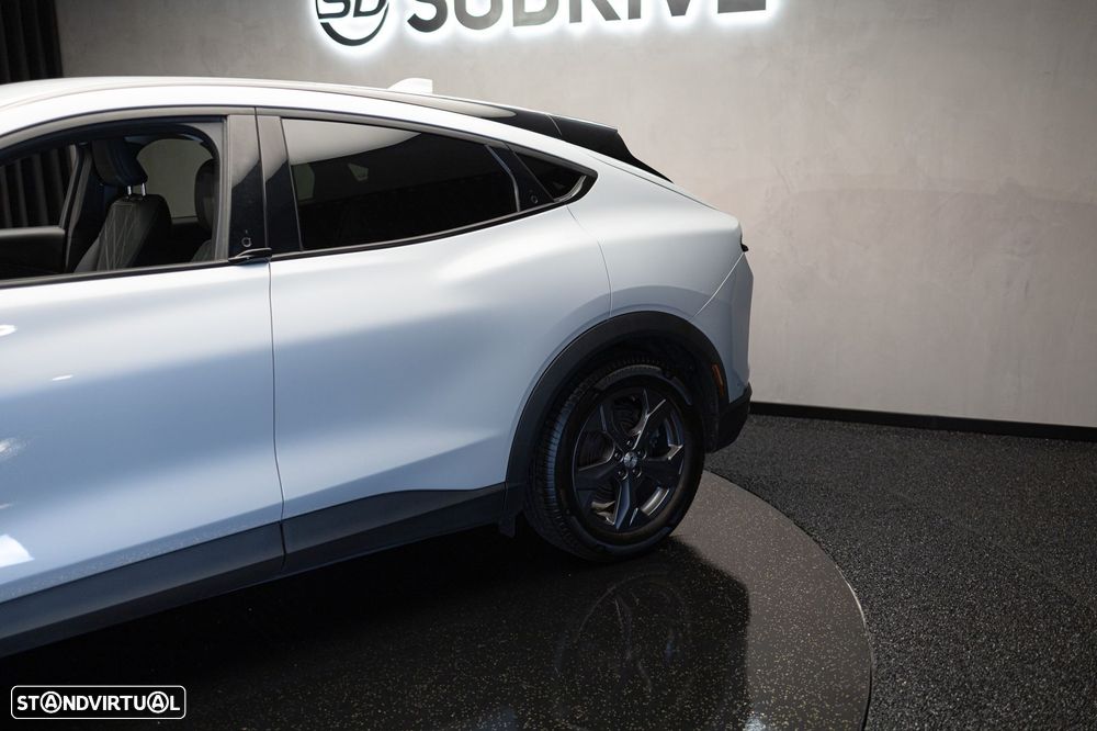 Ford Mustang Mach-E 75.7 kWh Premium AWD - 21