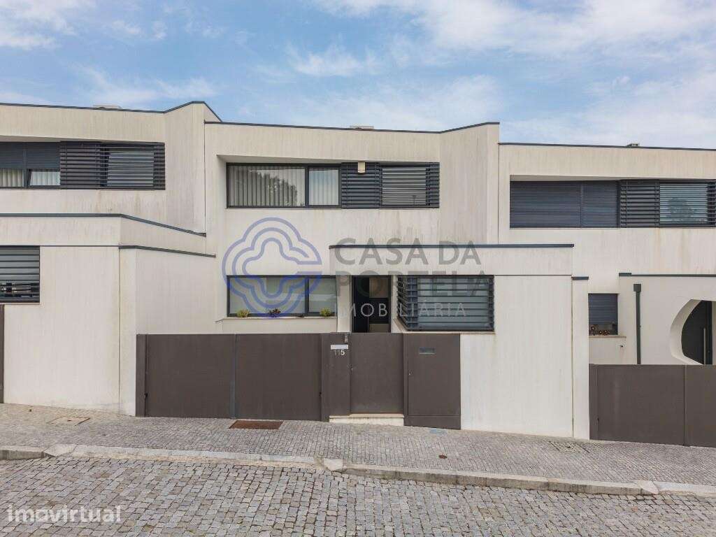 Moradia T3+1 Nova em Banda — Gavião, V.N. Famalicão | Lareira 2 Frente - Grande imagem: 5/47