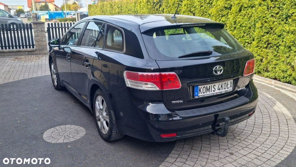 Toyota Avensis - 4