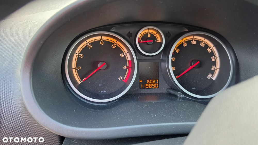Opel Corsa 1.2 16V Edition / Active - 12