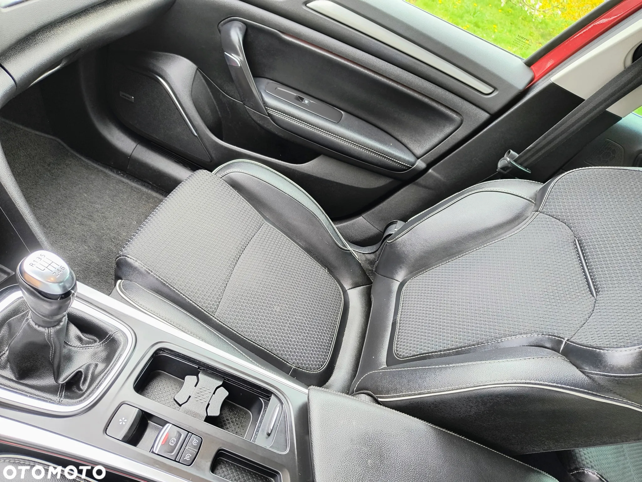 Renault Megane Grandtour ENERGY TCe 130 BOSE EDITION - 14