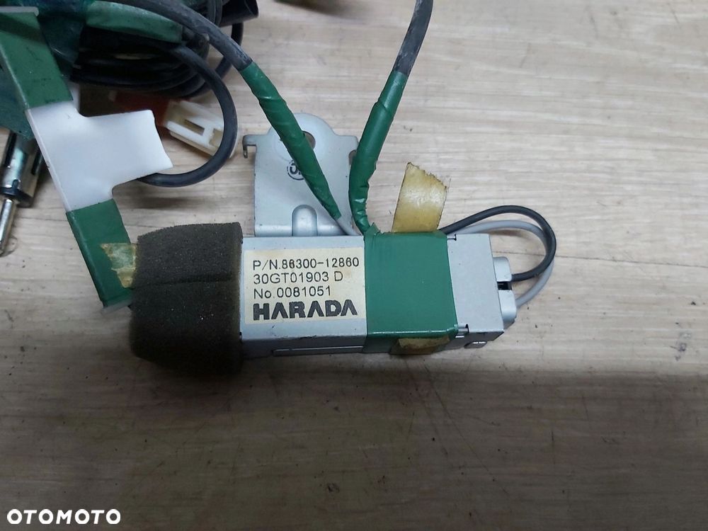 Toyota Corolla E15 moduł wzmacniacz anteny 86300-12860 - 2