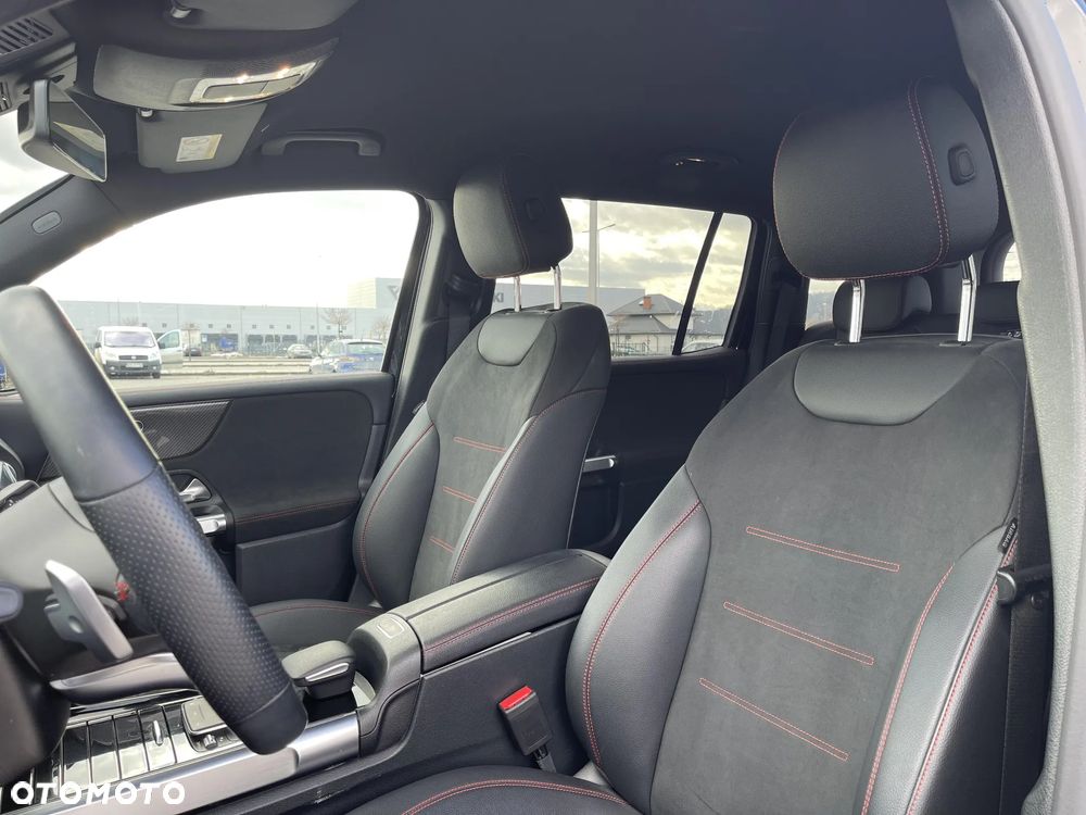 Mercedes-Benz GLB 200 d 4-Matic AMG Line 8G-DCT - 12