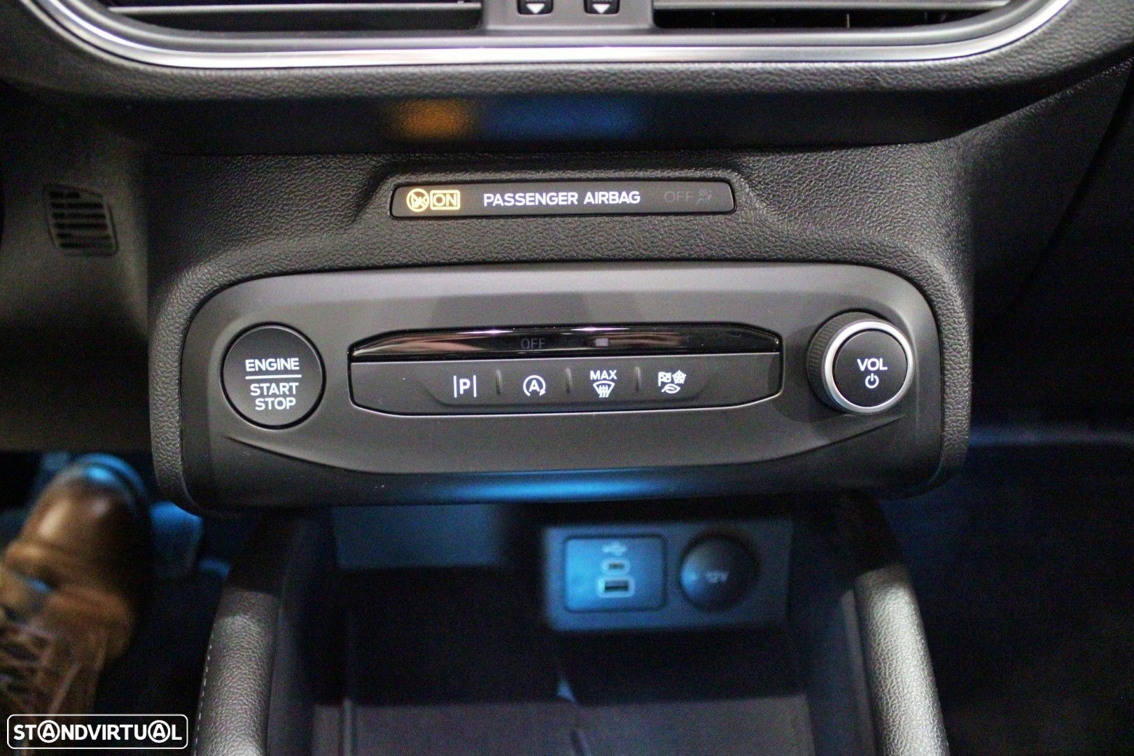 Ford Focus 1.0 EcoBoost MHEV Active X - 27
