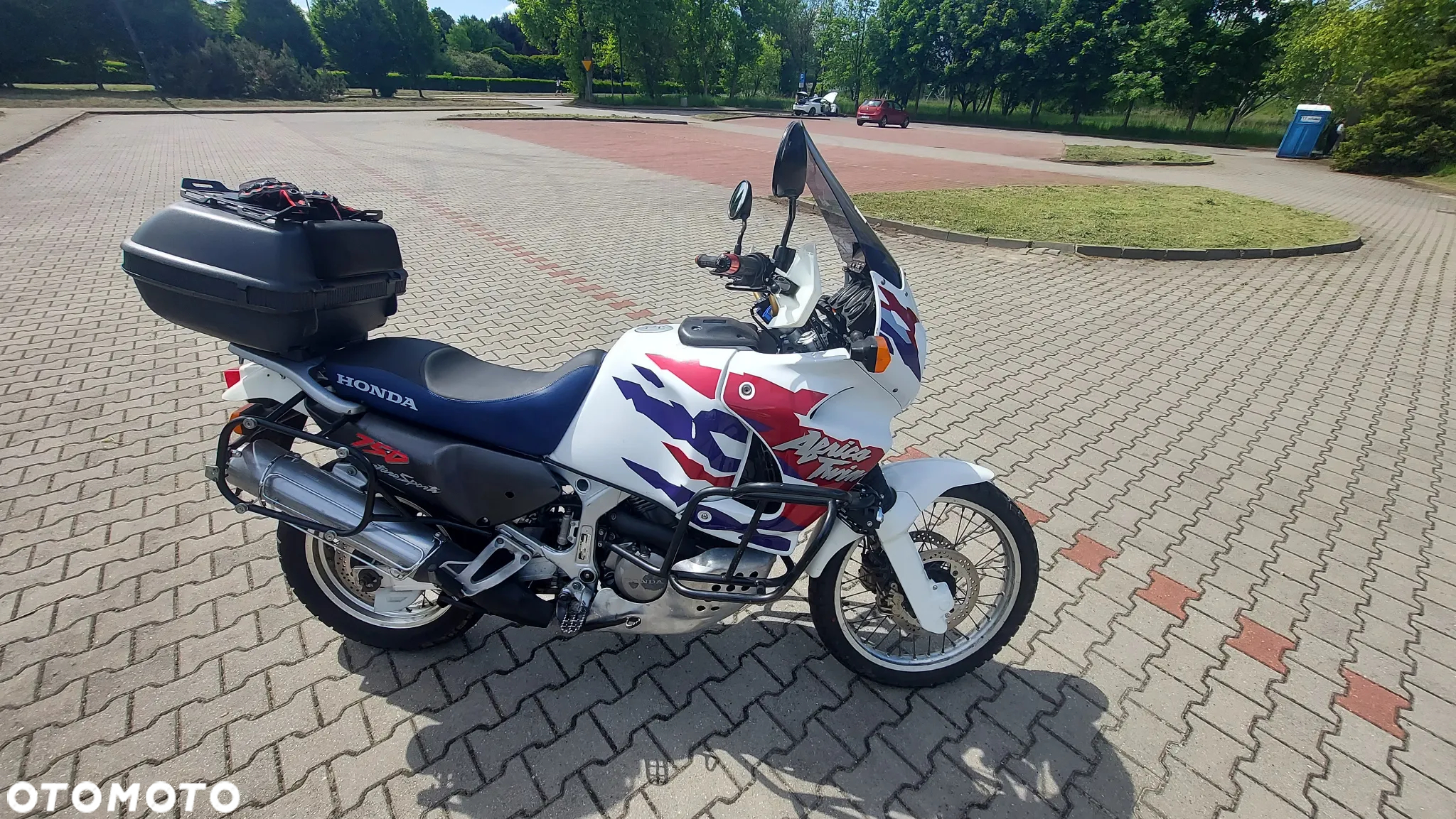 Honda XRV