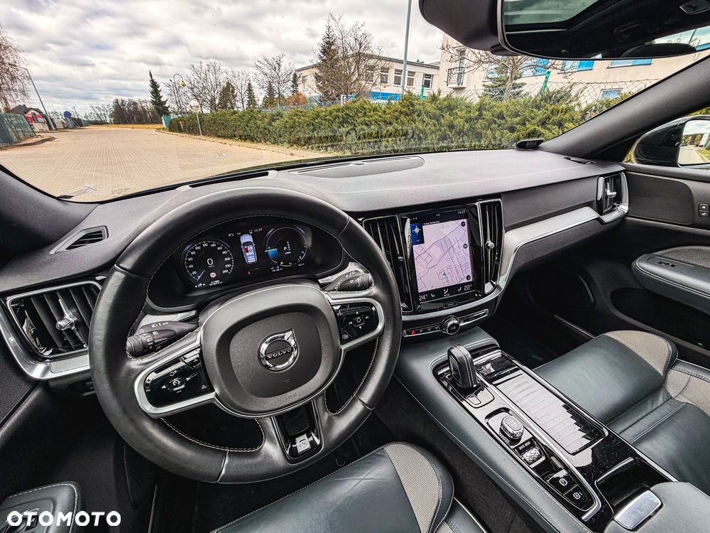 Volvo V60 T8 AWD Twin Engine Geartronic R-Design - 30
