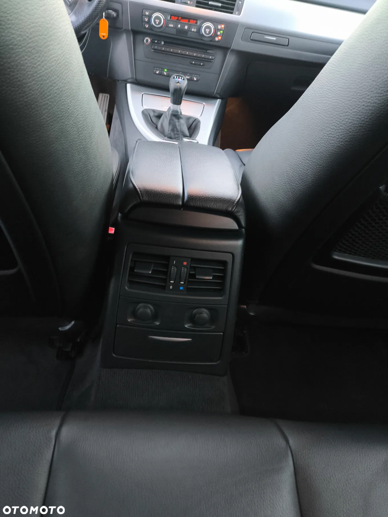BMW Seria 3 320d xDrive DPF Touring - 14