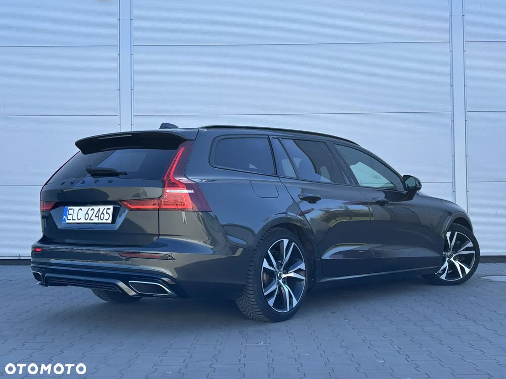 Volvo V60 B4 D R-Design - 11
