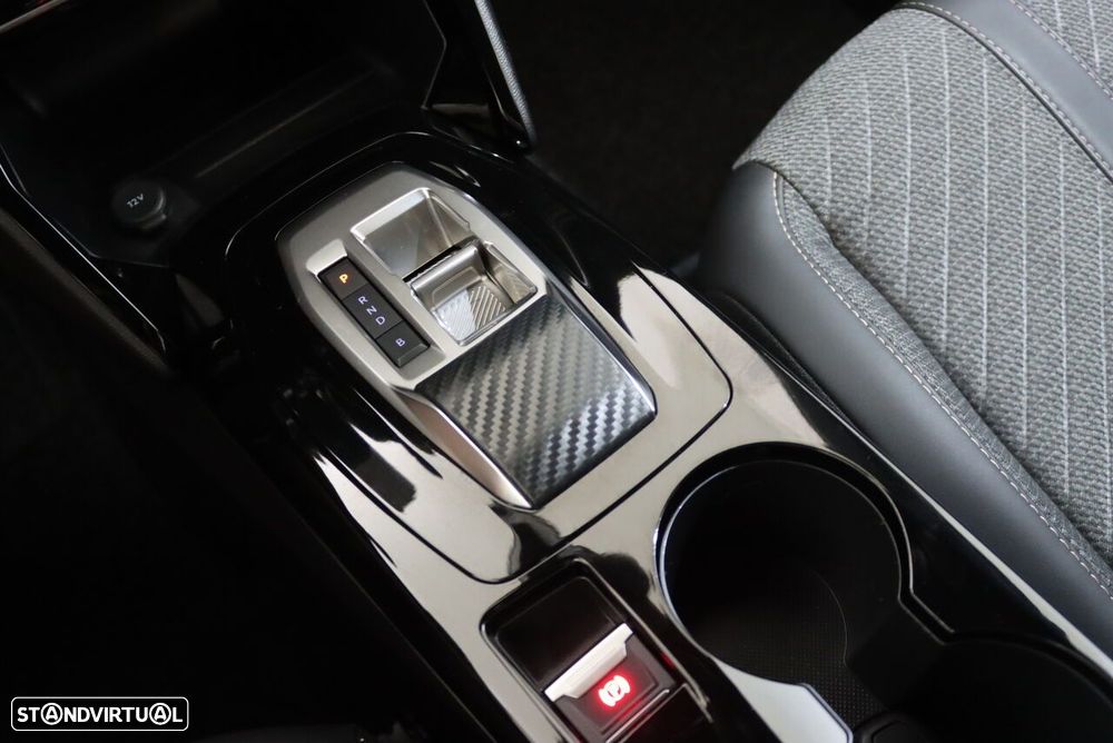 Peugeot e-2008 54 kWh Allure - 29