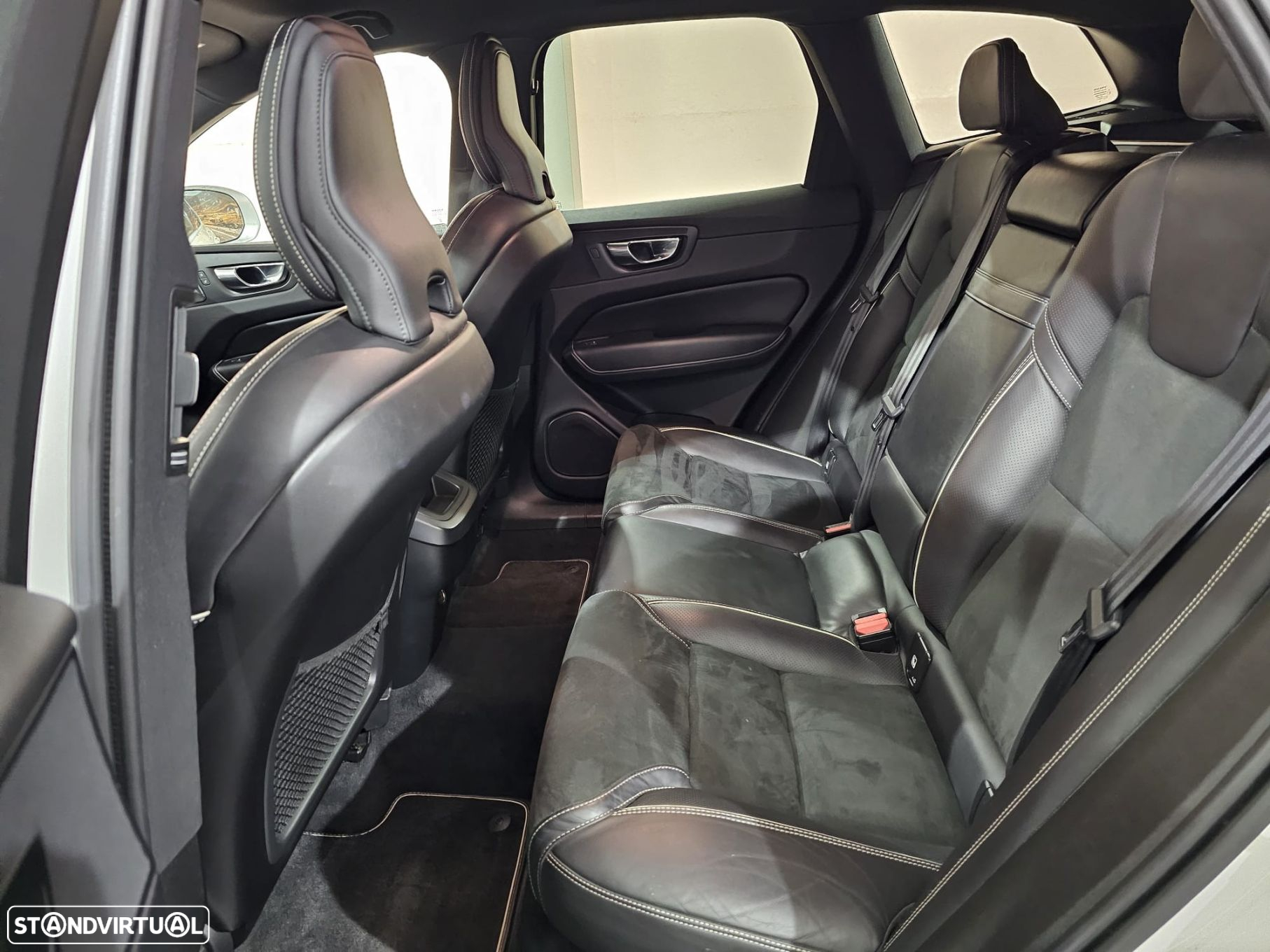 Volvo XC 60 2.0 D4 R-Design Geartronic - 10