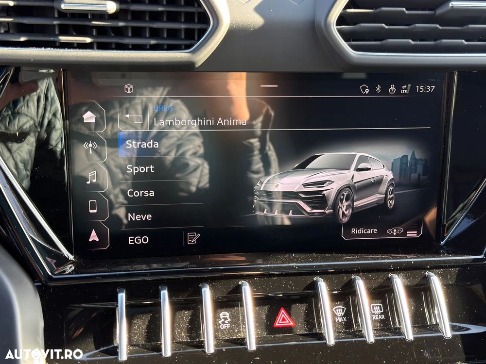 Lamborghini URUS - 32