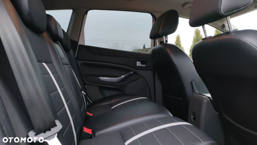 Ford Kuga 2.0 TDCi 2x4 Titanium - 15