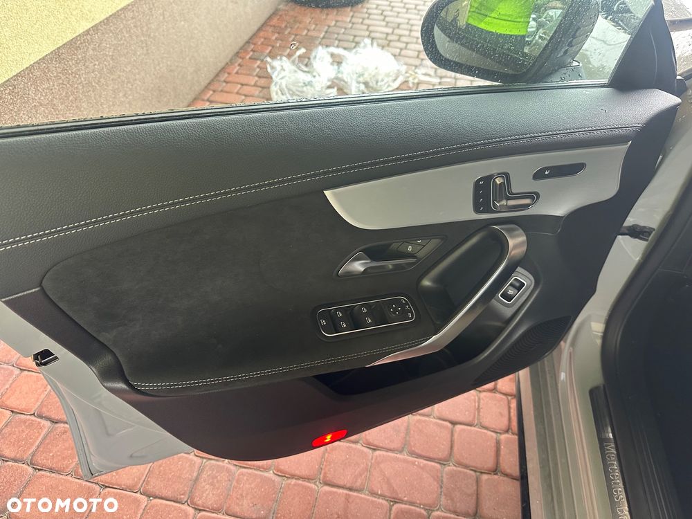 Mercedes-Benz CLA 220 d AMG Line 8G-DCT - 20