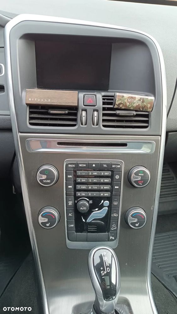 Volvo XC 60 D4 AWD Summum - 2