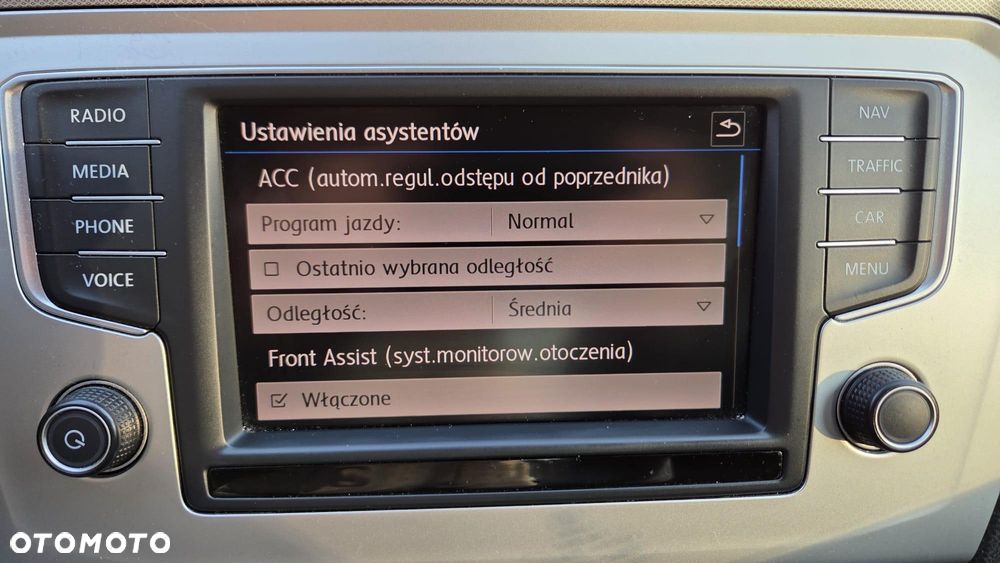 Volkswagen Passat 2.0 TDI BMT Comfortline - 16