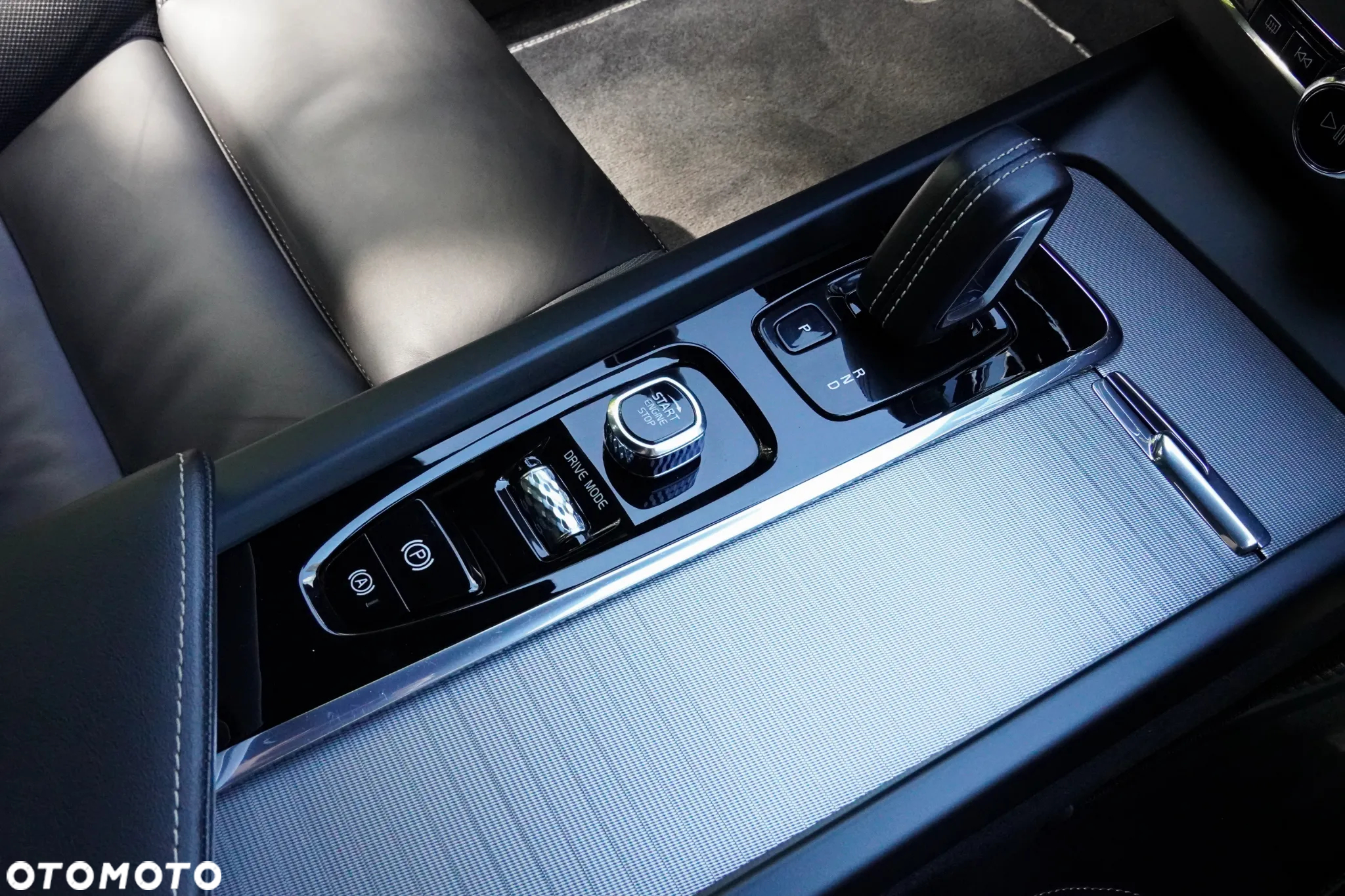 Volvo XC 60 D5 AWD R-Design - 15