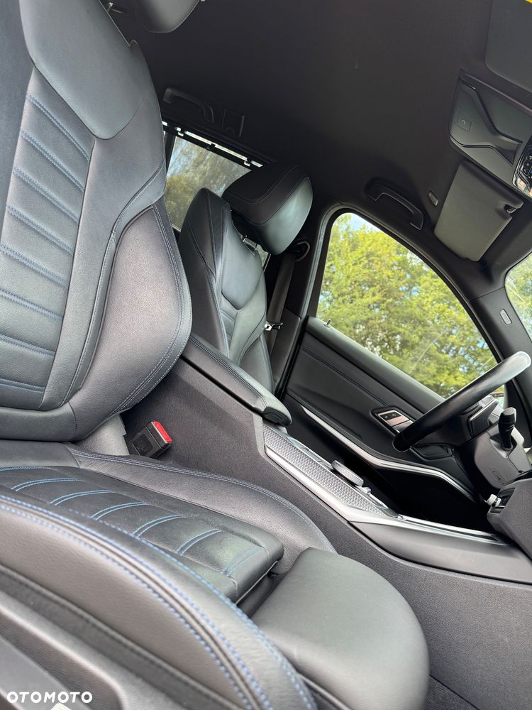 BMW Seria 3 318d Edition M Sport Shadow - 15