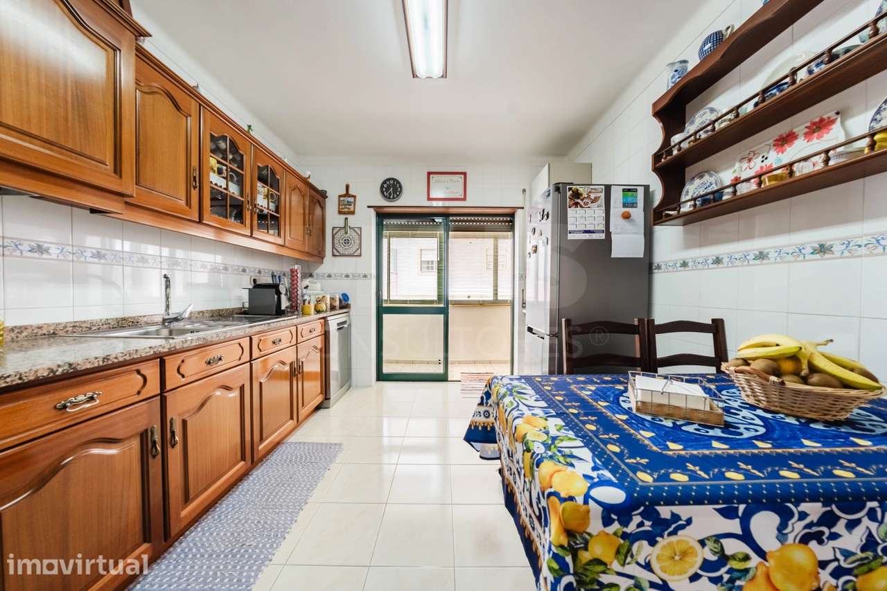 Apartamento T3 na Encosta do Sol — Espaço, Conforto e Excelente Exp... - Grande imagem: 4/39