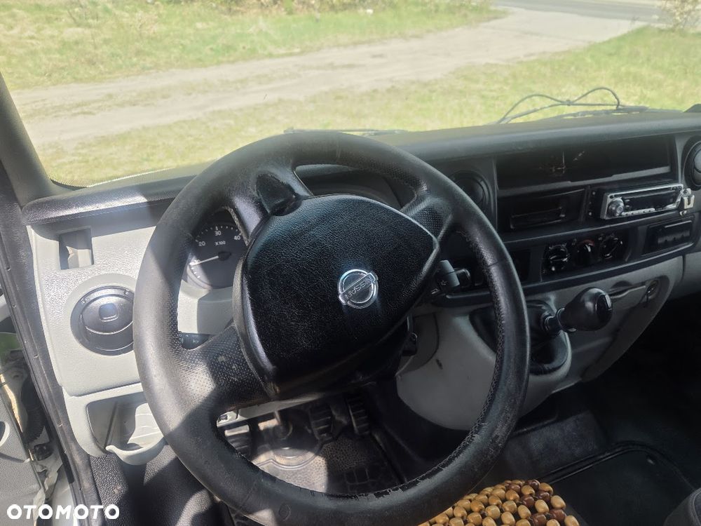 Nissan Interstar - 8