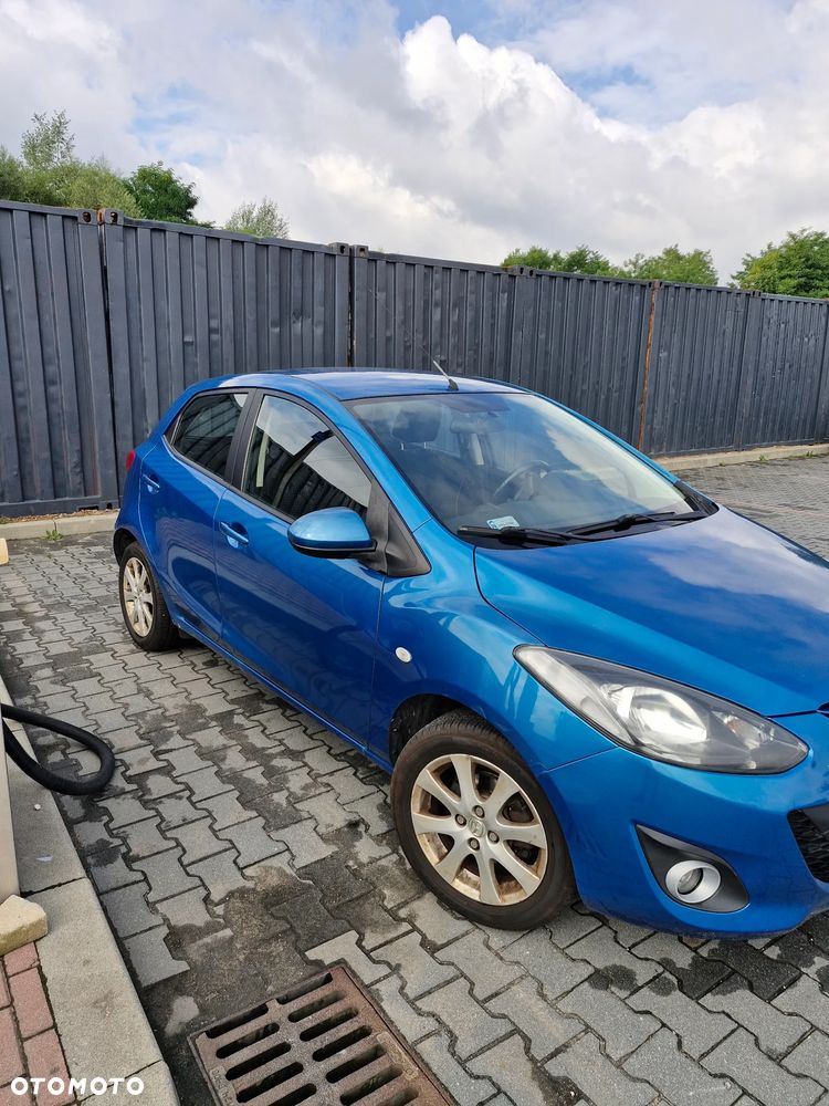 Mazda 2 - 6
