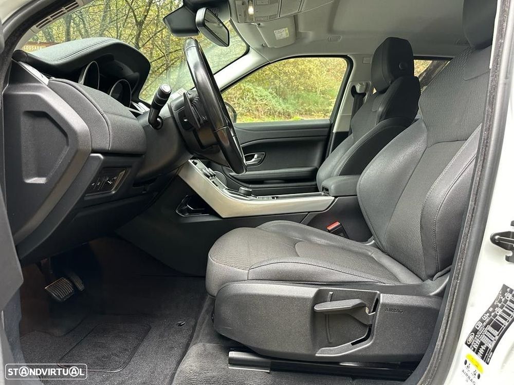 Land Rover Range Rover Evoque 2.0 D150 AWD R-Dynamic Auto - 38