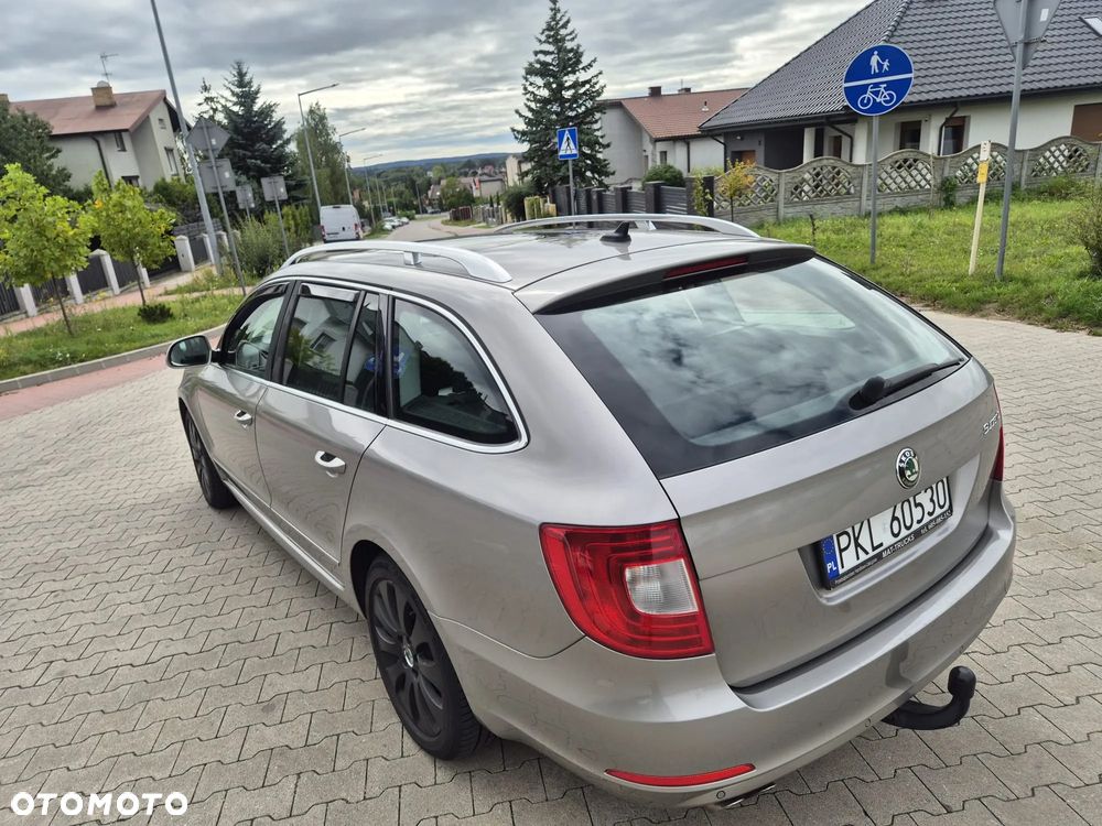 Skoda Superb 2.0 TDI L&K DSG - 19