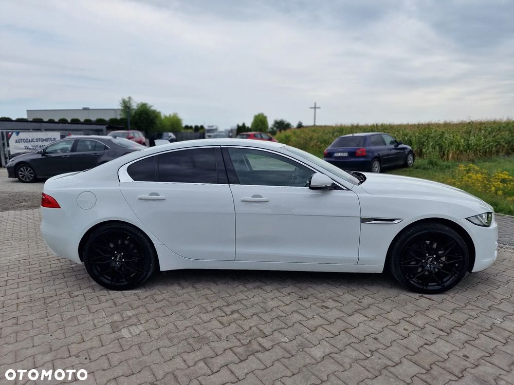 Jaguar XE 20d AWD R-Sport - 7