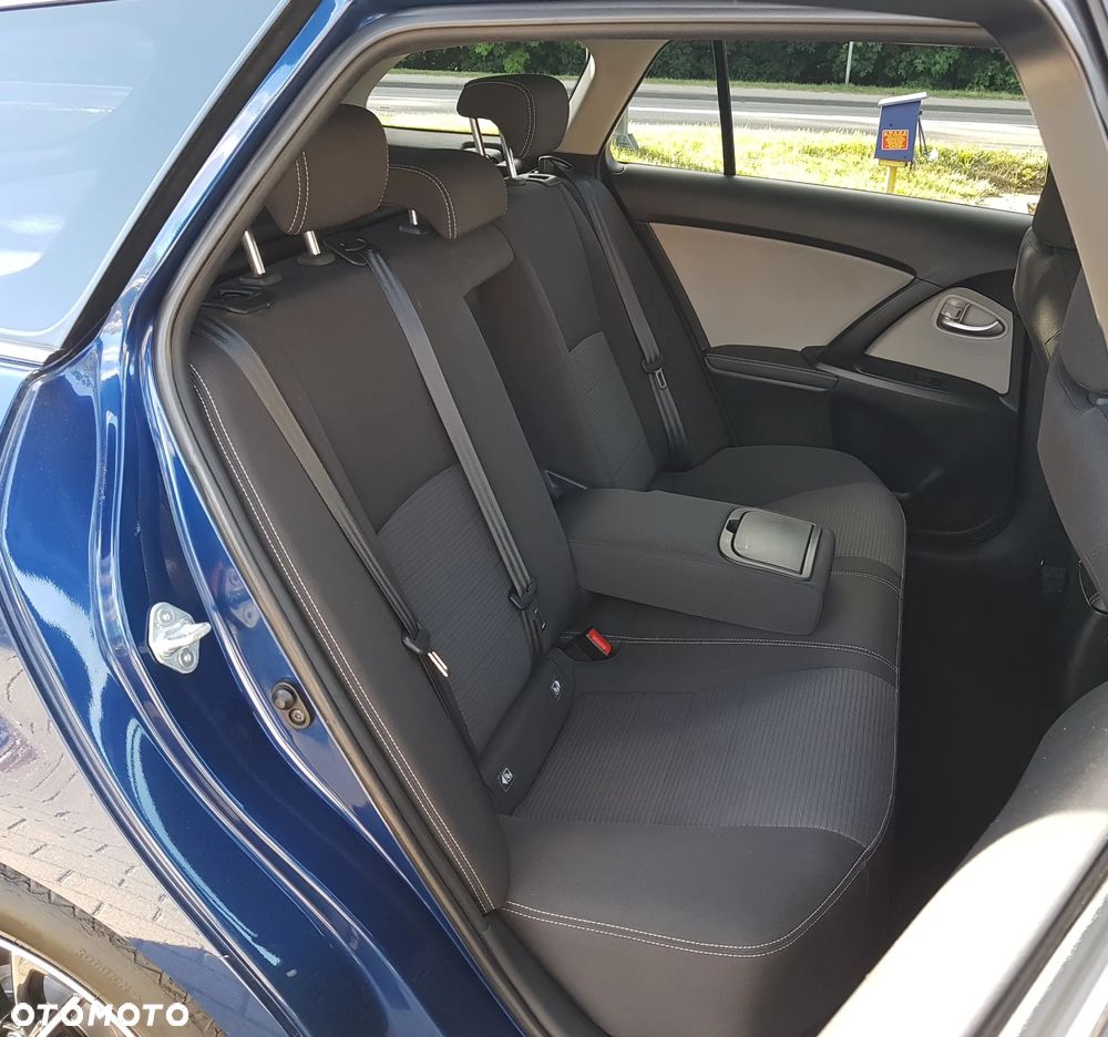 Toyota Avensis Touring Sports 1.8 Team Deutschland - 14