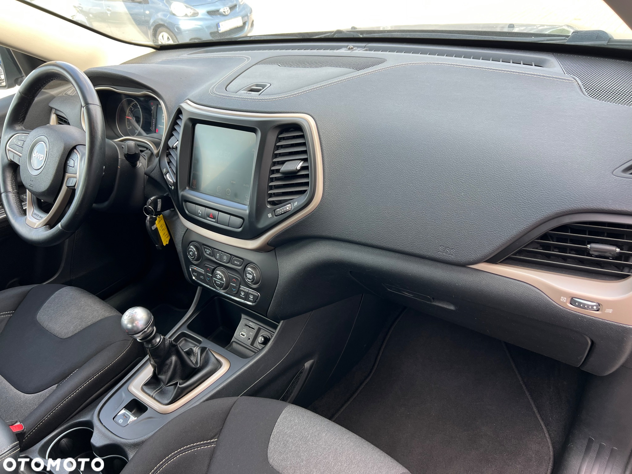 Jeep Cherokee 2.0 MJD Active Drive I Longitude - 14