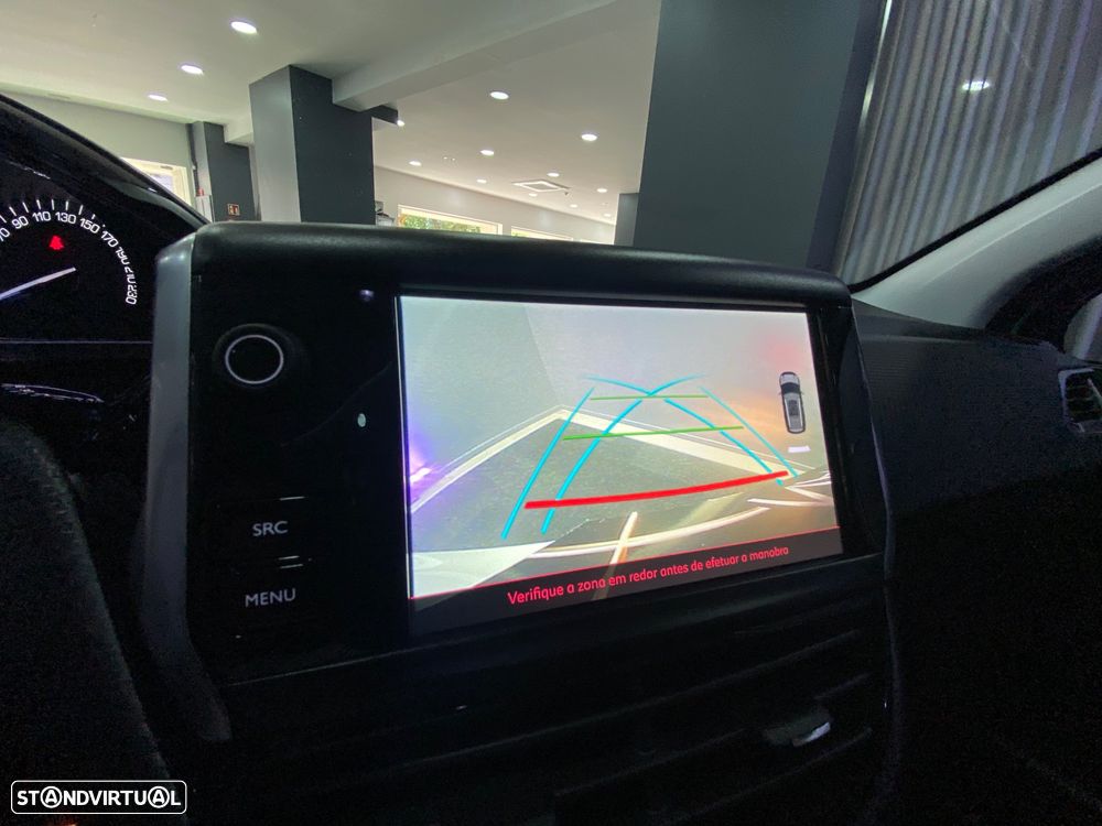 Peugeot 2008 1.5 BlueHDi GT Line - 24