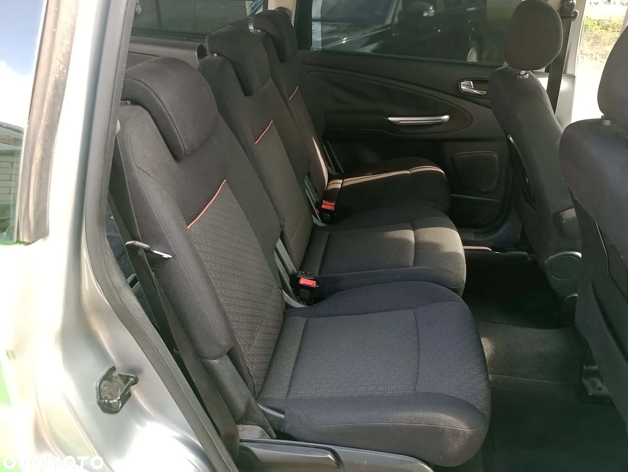 Ford Galaxy - 14