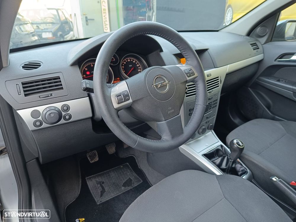 Opel Astra 1.3 CDTi Edition - 4
