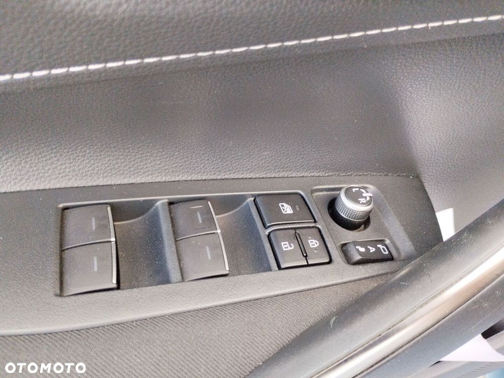 Toyota Corolla 1.8 Hybrid Comfort - 24