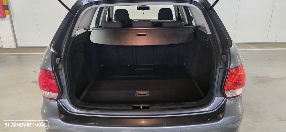 VW Golf Variant 1.6 TDi Trendline DSG - 21