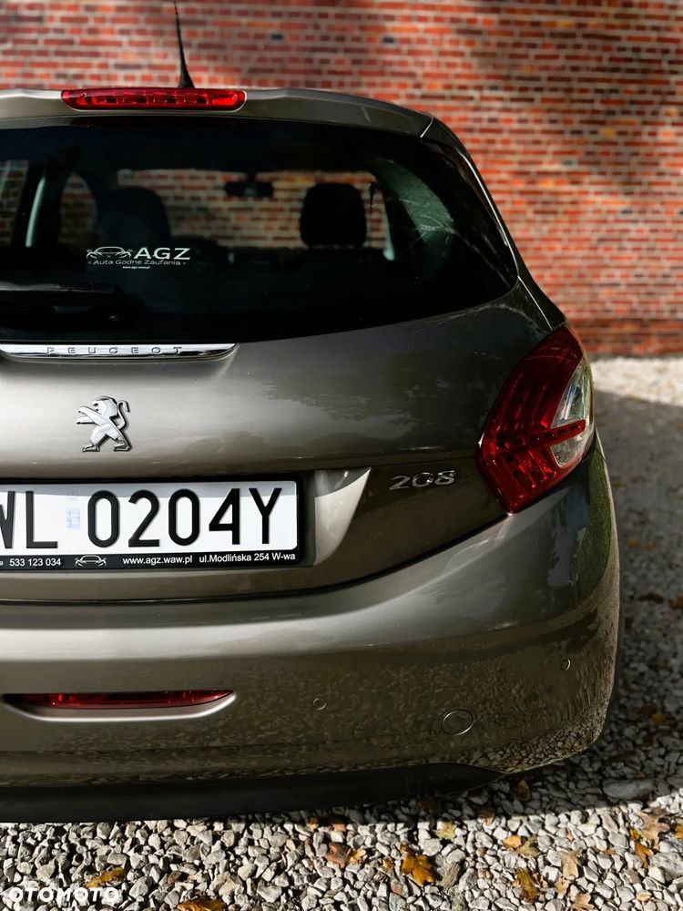 Peugeot 208 - 33