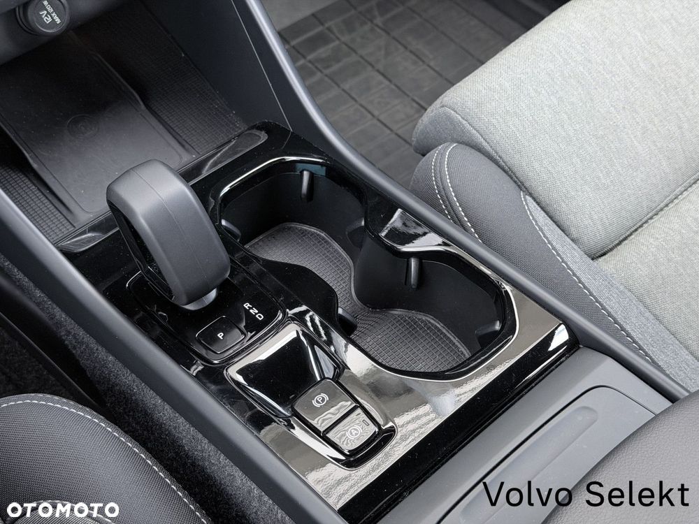 Volvo XC 40 - 25