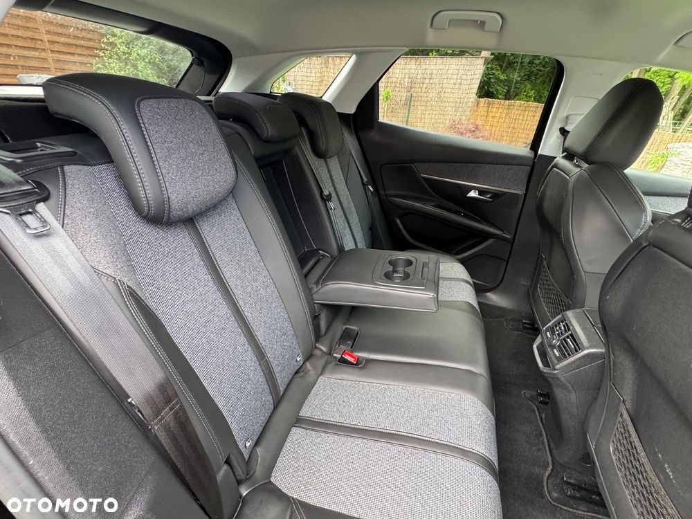 Peugeot 3008 1.2 PureTech Allure - 22