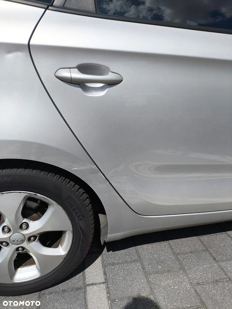 Kia Carens 1.7 CRDi L - 5