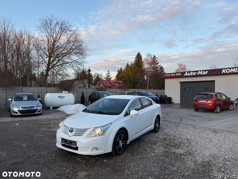 Toyota Avensis 1.6 Comfort - 1